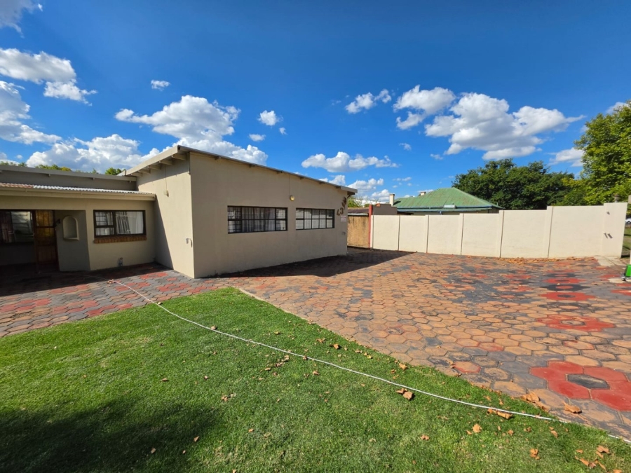 6 Bedroom Property for Sale in Bethlehem Free State